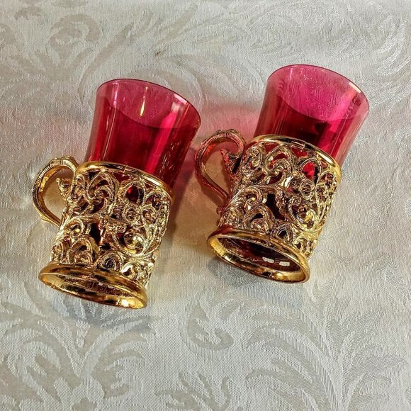 Jay Companies Italian Cranberry Glass in Gold Cups - Picture 4 of 7